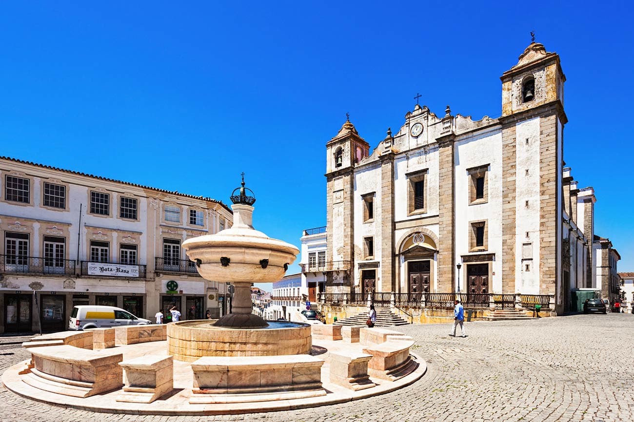 Praça do Giraldo, em Évora
