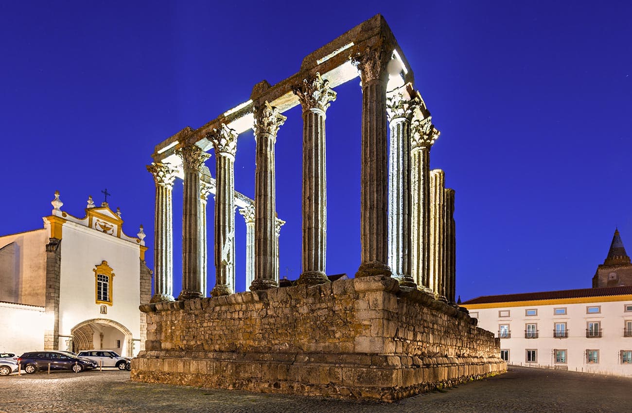 Évora